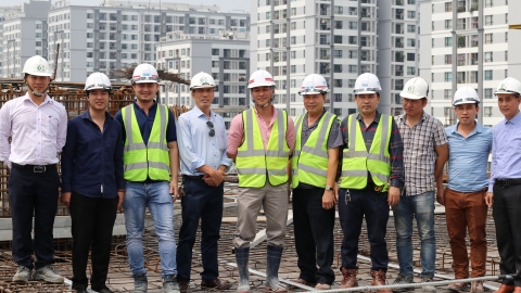 Ceremony of concreting the roof of Amber Riverside 